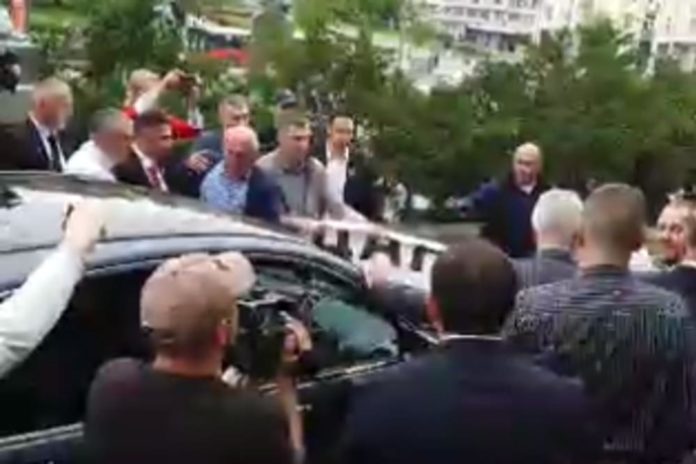 570841_bosko-obradovic-i-dveri_ls