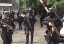 Из све снаге ТУKЛИ ГЛУВОНЕМОГ СРБИНА, РУСУ разбили лобању пушком! Лекар открио у ком су стању! (ФОТО)