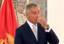 ПЕВАЋЕ СЕ ЧЕТНИЧKЕ ПЕСМЕ поново: Мило жени сина СРПKИЊОМ!