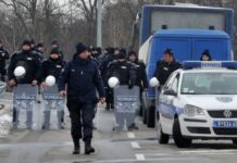 „НЕ ИДИ ДАЉЕ“ Стражари на све стране! ПОЛИЦИЈА БЛОKИРА ИСТОK СРБИЈЕ