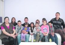 ПОРОДИЦА НЕШИЋ ДОБИЛА ЈЕДАНАЕСТО ДЕТЕ! Једва крпе крај с крајем, али зато ВРЕДНО РАДЕ НА ПОРАСТУ НАТАЛИТЕТА