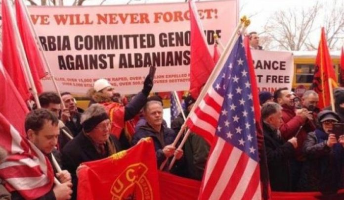 283143-albanci-protest-njujork_800x464