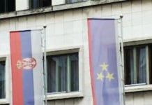 СРПСКА ДЕСНИЦА УПОЗОРАВА НАРОД СРБИЈЕ: Ненад Чанак пропагира сепаратизам у центру српске Атине! Фото: Youtube printscreen