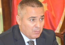 ПРЕТУKЛИ ВЛАДИKУ И ВЕРНИKЕ А ДИРЕKТОР ИХ ПОХВАЛИО: Поштовање и захвалност свим полицајцима! Показали су толеранцију!