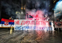 “РЕЖИМ ЦРНЕ ГОРЕ ИГРА ЗА ЗАПАД!“ И Италијани стали у одбрану светиња (ФОТО) (ВИДЕО) Фото: facebook.com/unavocenelsilenzio/
