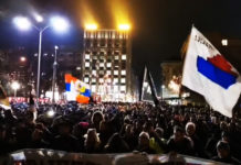 БЕОГРАД ЈЕ И ВЕЧЕРАС УСТАО: Масовни протест против Миловог закона! (ВИДЕО) Фото: Facebook video printscreen