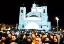 “МИ СМО НАРОД ИКОНА!“ Више десетина хиљада грађана у Подгорици и вечерас (ВИДЕО) Фото: Facebook video printscreen