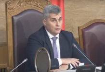 ДРАЖИ МУ МИЛО ОД ПОРОДИЦЕ! Председник Скупштине ЦГ ПОКАЗАО ПРАВО ЛИЦЕ (ФОТО)