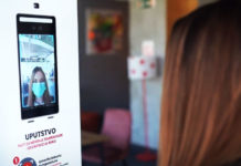 НИШКА КОМПАНИЈА НАПРАВИЛА УРЕЂАЈ ЗА БЕСКОНТАКТНО МЕРЕЊЕ ТЕМПЕРАТУРЕ И ДЕЗИНФЕКЦИЈУ РУКУ! (ВИДЕО) Фото: Youtube printscreen