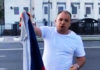 СКАНДАЛ: Украјински градоначелник запалио руску заставу! (ВИДЕО) Фото: Facebook video printscreen