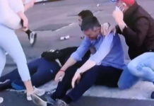 ДЕМОНСТРАНТИ НАПАЛИ И БОШКА ОБРАДОВИЋА! Вређали га и називали „издајником“ (ВИДЕО)