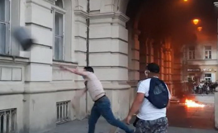 Novi_sad_protesti_5_DZ-725x408