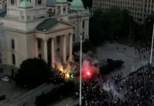 ПОЛИЦИЈА РАЗБИЛА ПРОТЕСТ: Има повређених (ВИДЕО)