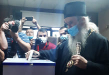 “САМО МИР БОЖИЈИ И ЉУБАВ ХРИСТОВА!“ Митрополит Амфилохије изашао на гласање први пут у 82. години (ВИДЕО) Фото: glas-javnosti.rs