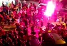 ИНЦИДЕНТ У НИКШИЋУ! Аутомобилом у окупљене грађане: ИМА ПОВРЕЂЕНИХ! (ФОТО)