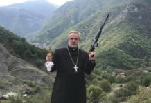 ЈЕРМЕНСКИ СВЕШТЕНИЦИ СЕ ОДАЗВАЛИ НА ПОЗИВ ЗА МОБИЛИЗАЦИЈУ: „Бог је са нама, победа је наша“ (ФОТО)