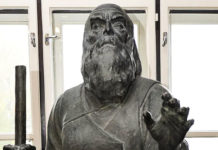 СЛЕПИ ГУСЛАР КАО НЕКАД НА КАЛЕМЕГДАНУ! Скулптура коју су Аустроугари склонили 1916. године се враћа на Београдску тврђаву Фото: beograd.rs