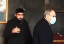 НЕ ПРАШТА: Јерменски свештеник понизио премијера Јерменије! Погледајте реакцију црквеног старешине… (ВИДЕО) Фото: Twitter video printscreen