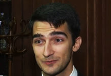 НЕСЕБИЧНИМ ЗАЛАГАЊЕМ ПРЕНОСИ ЗНАЊЕ МЛАДИМ ГЕНЕРАЦИЈАМА: Упознајте Дражена Драшковића, једног од главних иницијатора покретања реформе образовања са циљем да Србија спремна уђе у четврту дигиталну револуцију Фото: Youtube printscreen