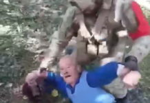 УЗНЕМИРУЈУЋЕ СЦЕНЕ: Војници Азербејџана снимљени како кољу старог Јермена (ВИДЕО)