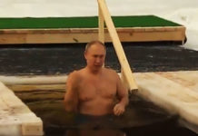 НЕ ПРОПУШТА: Владимир Путин заронио у ледену воду на Богојављење! (ВИДЕО) Фото: Twitter video printscreen