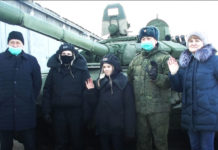 РУСКИ ТЕНКИСТИ ОСТВАРИЛИ САН ДЕЧАКУ ИЗ КАЛИЊИНГРАДА! Окушао се на месту возача тенка (ВИДЕО) Фото: Youtube printscreen