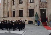 ХИМНА РС ОДЈЕKУЈЕ ИСПРЕД ПРЕДСЕДНИШТВА: Послушајте “Моју Републику“ у извођењу Оркестра МУП (ВИДЕО)