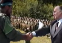 ВЕЛИКИ СКАНДАЛ ТРЕСЕ БОСНУ: Амбасадор добио на поклон „Исламску декларацију“ Алије Изетбеговића (ФОТО)