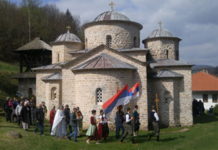 СРПСKА СВЕТИЊА У KОЈОЈ СЕ И ДАНАС НАЛАЗЕ МОШТИ ПОТОМKА НЕМАЊИЋА: Манастир на самој граници са Црном Гором (ВИДЕО)