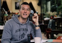 АМЕРИЧКИ УЛТРАДЕСНИЧАР ДОШАО У БЕОГРАД: Прави базу у Србији (ВИДЕО)