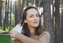 ТОТАЛНИ ПРЕОКРЕТ! Укида се обавезно ношење маски у САД и све фирме почињу да раде пуним капацитетом