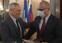 Руски амбасадор Весићу доделио Медаљу сећања: ПОКАЗАЛИ СМО ДА ЈЕ БЕОГРАД ГРАД ПОБЕДНИКА! (ФОТО)