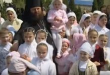 ОВАЈ ЧОВЕK ЈЕ ЖИВИ СВЕТАЦ: Владика Лонгин је отац више од 400 деце, многа су намучена и неизлечиво болесна!