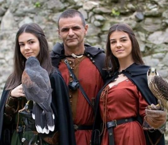 РЕТКОСТ У ДАНАШЊЕ ВРЕМЕ: Јовица је српски соколар, ЈЕДИНИ у Браничевском округу! (ФОТО)