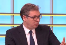 (ВИДЕО) Медијска манипулација: Вучић на два места истовремено? Кружи лажни снимак са пуцњавом