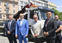 БЕОГРАД ЈЕ ГЛАВНИ ГРАД СВИХ СРБА! Уручена донација Београда Косовској Митровици (ФОТО)