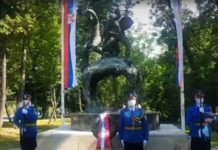 “ДОДАТНА ЕНЕРГИЈА ЗА БОРБУ!“ Председник Србије положио венац на Споменик јунацима са Кошара (ВИДЕО)