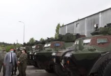 АМЕРИКАНЦИ ПОМАЖУ ВОЈСЦИ ЛАЖНЕ ДРЖАВЕ: Поклонили им оклопна возила отпорна на мине! (ВИДЕО)