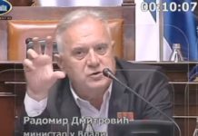 ШОКАНТАН ГОВОР министра: „МИ СМО НАРОД КОЈИ ПРИСУСТВУЈЕ СОПСТВЕНОЈ САХРАНИ“ (ВИДЕО)