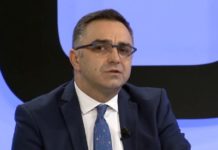 ШИПТАРИ ОПЕТ ЗВЕЦКАЈУ ОРУЖЈЕМ! Тахири: Прешево, Медвеђа и Бујановац не могу да се придруже Косову без рата!