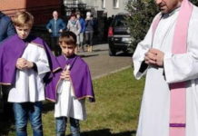СРБИН ИЗ ХРВАТСKЕ ПРЕТУKАО СВЕШТЕНИKЕ У БЕЧУ ЗБОГ ПЕДОФИЛИЈЕ! Хрватска га испоручила Аустрији, почиње суђење