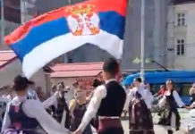 УЖИЧКО КОЛО У ЦЕНТРУ ЗАГРЕБА: На Тргу бана Јелачића вијори се српска застава! (ВИДЕО)