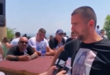 “МИ ВОЛИМО СРБИЈУ!“ Погледајте шта је Ристо Јовановић поручио пре срамног хапшења на Газиместану (ВИДЕО) Фото: Youtube printscreen
