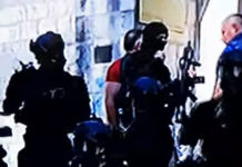 ИЗАЗВАО ПОСЕБНУ ПАЖЊУ: Погледајте шта ради припадник Противтерористичке јединице МУП-а Црне Горе испред Цетињског манастира (ВИДЕО) Фото: Youtube printscreen