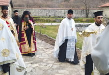 ПРЕТЕ ХАОСОМ НА УСТОЛИЧЕЊУ ПАТРИЈАРХА СПЦ НА КОСОВУ! Шиптари припремају „црногорски рецепт“ за Порфирија