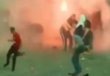 БРУТАЛНА ТУЧА СРПСKИХ И АЛБАНСKИ НАВИЈАЧА: Судија погођен флашом у главу