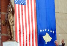 ШАМАРЧИНА ЗА ЛАЖНУ ДРЖАВУ! Мислили су да ће их мајка Америка позвати, међутим…