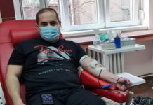 КРВ ЖИВОТ ЗНАЧИ: Миша Вацић по 32. пут добровољно дао крв! (ФОТО)