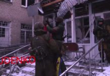 НЕМА ВИШЕ УКРАЈИНСКЕ ЗАСТАВЕ: Руси без отпора ушли у Скадовск (ВИДЕО)