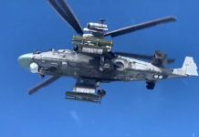 ОБЈАВИЛИ МОЋАН СНИМАК: Ево како руски војни хеликоптер уништава украјинска оклопна возила (ВИДЕО)